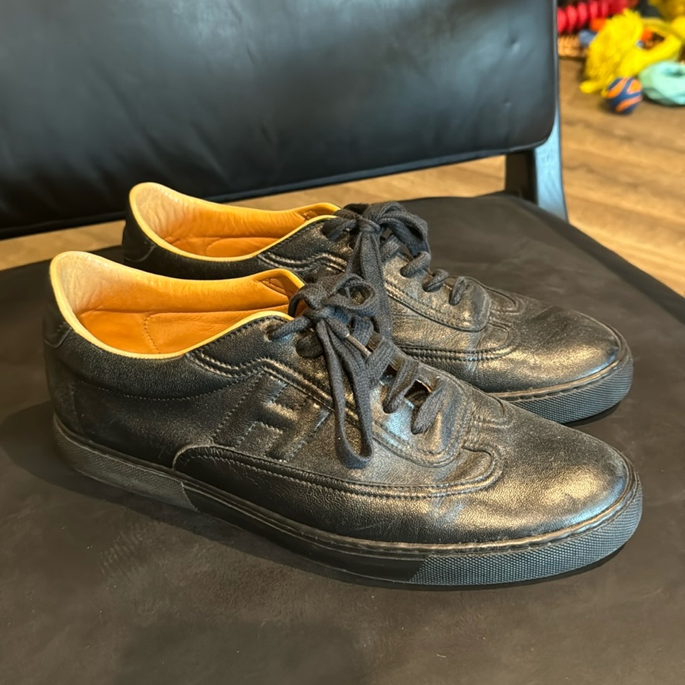 Men’s Hermes black leather trainer